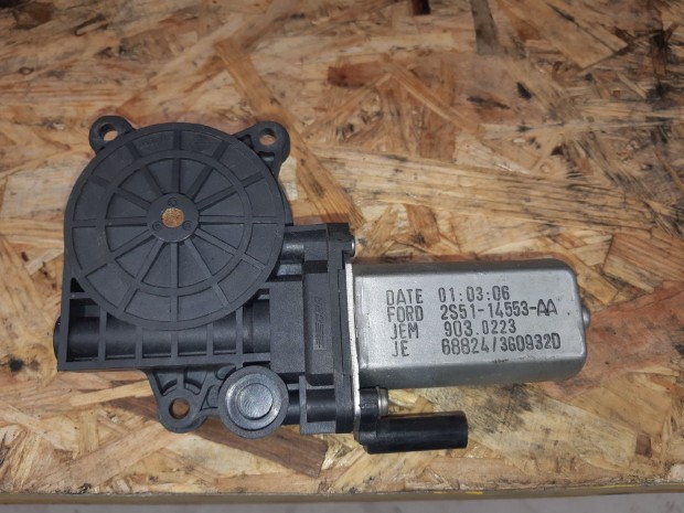 Ford Fiesta V Jobb Első Ablakemelő Motor