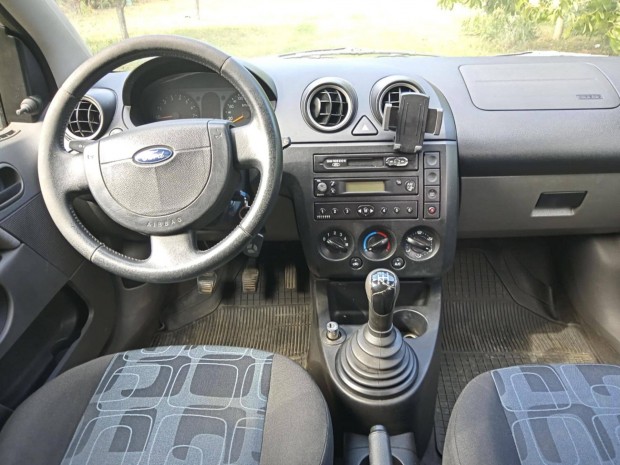 Ford Fiesta auto