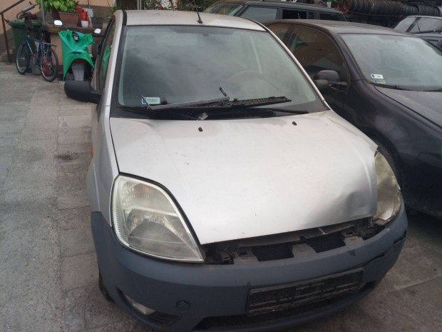 Ford Fiesta bontás, lökhárító, motorháztető, sárvédő