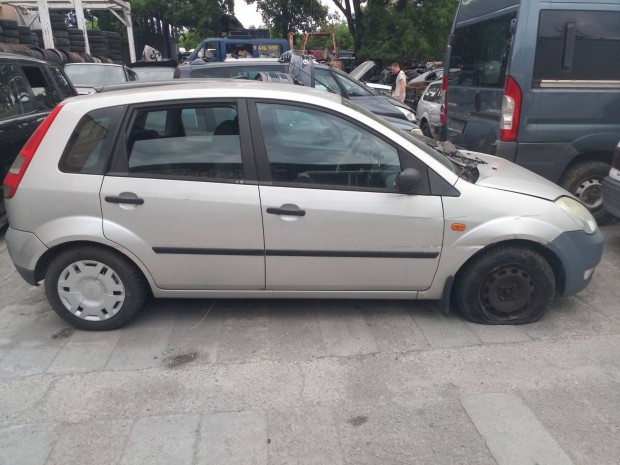Ford Fiesta bontás, váltó, féltengely