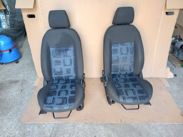 Ford Fiesta első ülés pár