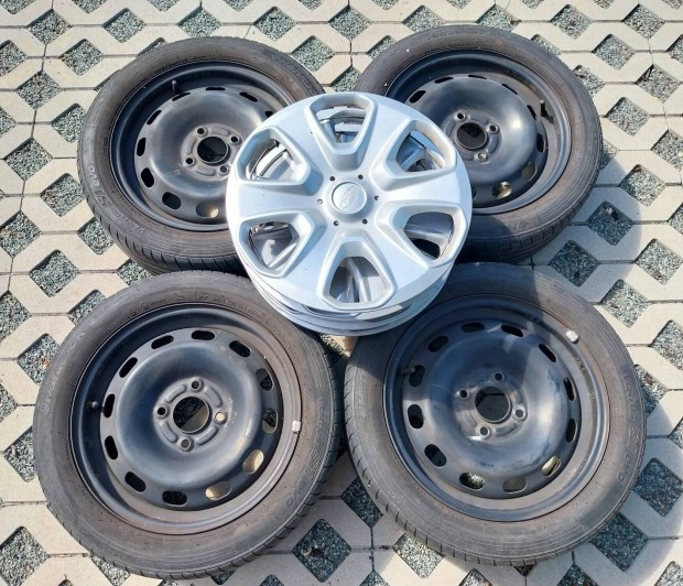 Ford Fiesta felni aclfelni 15" 4x108 gyri dsztrcsval 