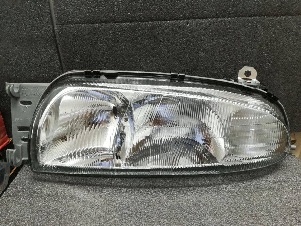 Ford Fiesta fényszóró bal 1996 -> 1999 (H7,H1)