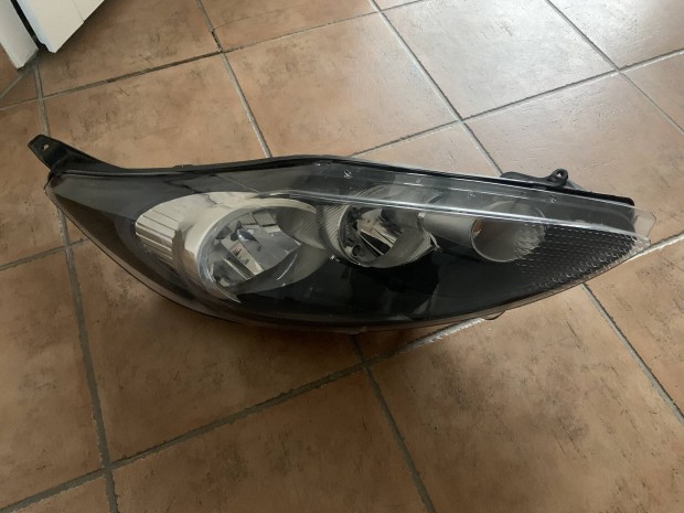 Ford Fiesta jobb első lámpa