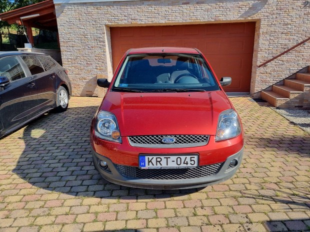 Ford Fiesta kevés km-rel Eladó
