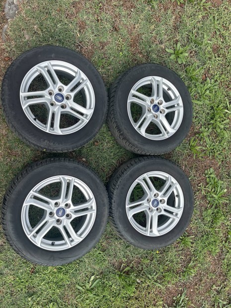 Ford Focus 16" alufelni szett téli gumival