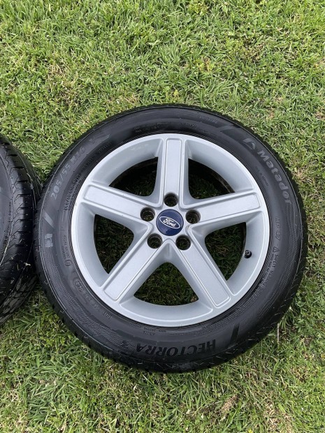 Ford Focus 16 gyári alufelni garnitúra 5x108 205/55 R16 nyári