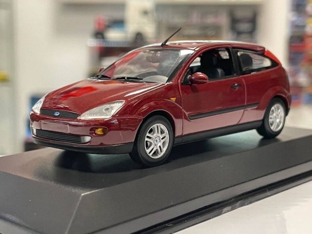 Ford Focus 1998 1:43 1/43 Minichamps Dealer Edition