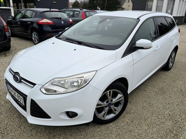 Ford Focus 1.0 Gtdi Ecoboost Ambiente Vezetett...