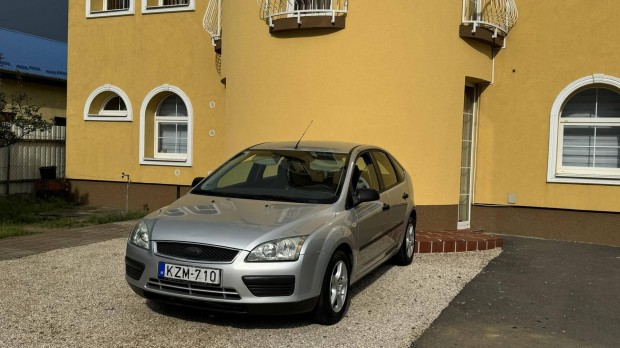 Ford Focus 1.4 Ambiente M.O.-i-1.Tulaj-Klíma-23...
