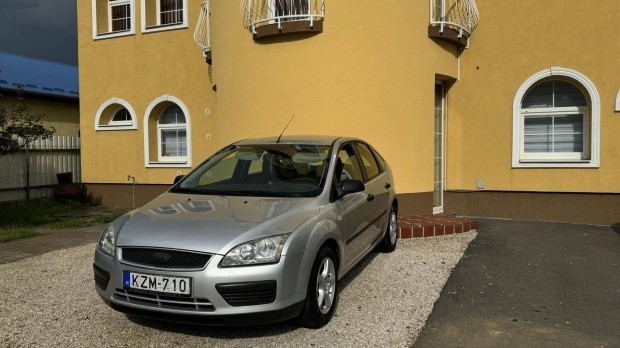 Ford Focus 1.4 Ambiente M.O.-i-1.Tulaj-Klíma-23...