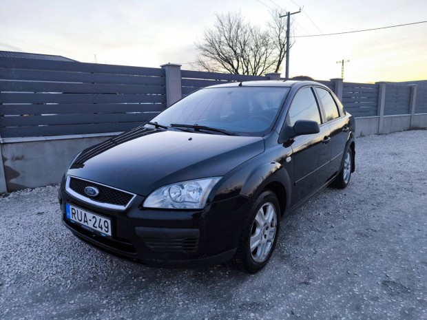 Ford Focus 1.4 Ambiente ls s szlvd fts!...