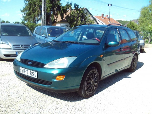 Ford Focus 1.4 Comfort Jó motorral.vonóhoroggal