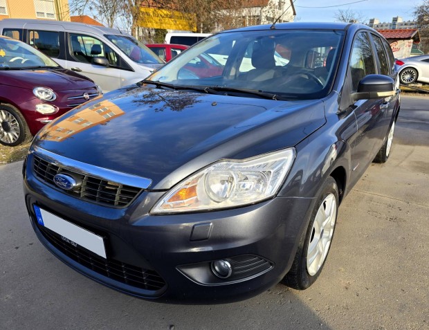 Ford Focus 1.4 Fresh Vezetett SZ.Konyv/Kt Kulcs