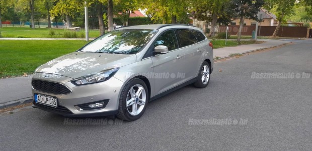 Ford Focus 1.5 Ecoboost Business kombi 62 ezer...