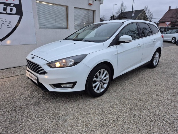 Ford Focus 1.5 TDCI Titanium Szervizknyv / Nav...