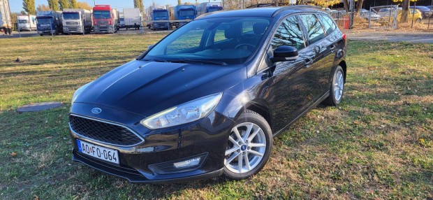 Ford Focus 1.5 TDCI Titanium Ülésfűtés. Szerviz...