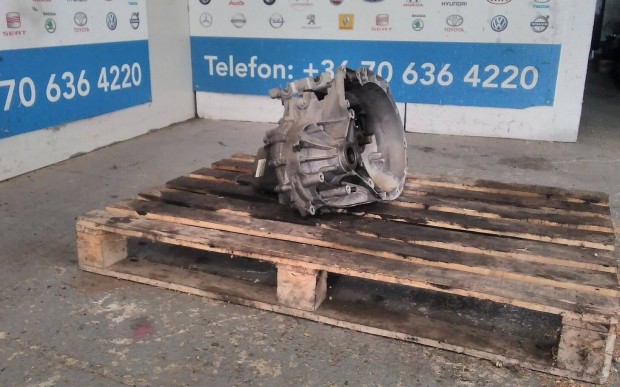 Ford Focus 1,6TDCI, AV6R-7002 GG bontott váltó