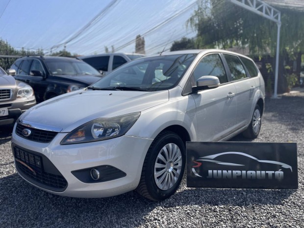 Ford Focus 1.6 Ajándék olajcserével vonóhorogga...