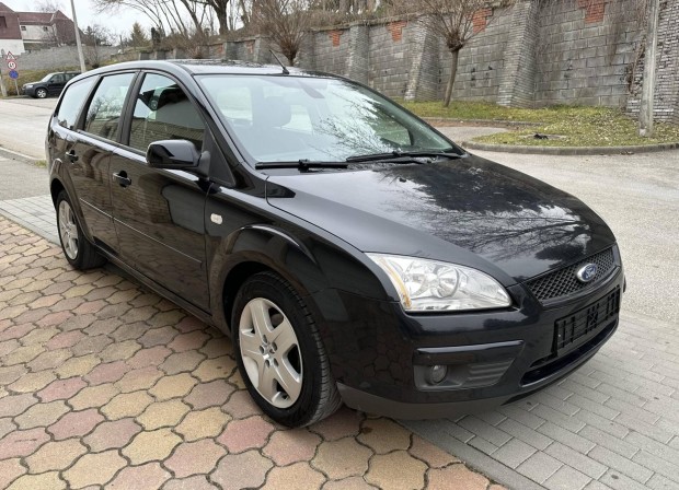 Ford Focus 1.6 Ambiente Klíma-16COL