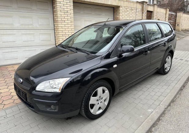 Ford Focus 1.6 Ambiente Klíma-16COL