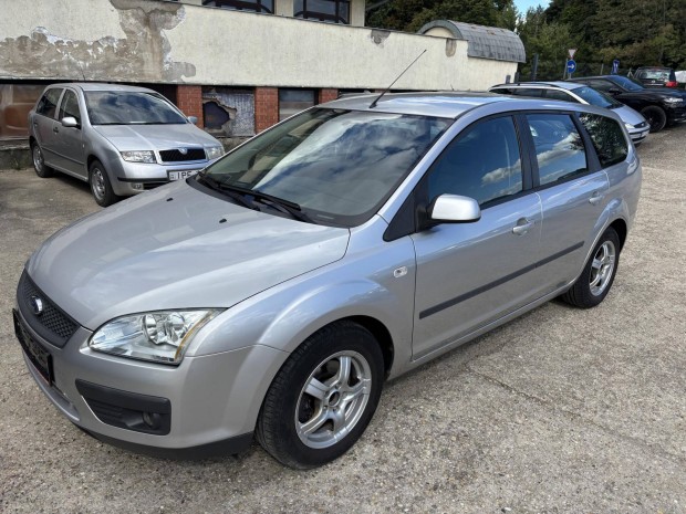 Ford Focus 1.6 Collection Klima ! Vonóhorog !