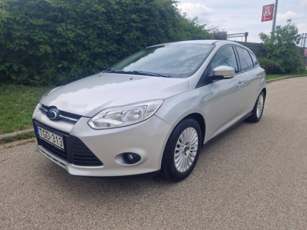 Ford Focus 1.6 Fresh EURO5 Ülésfűtés Navi Tolat...