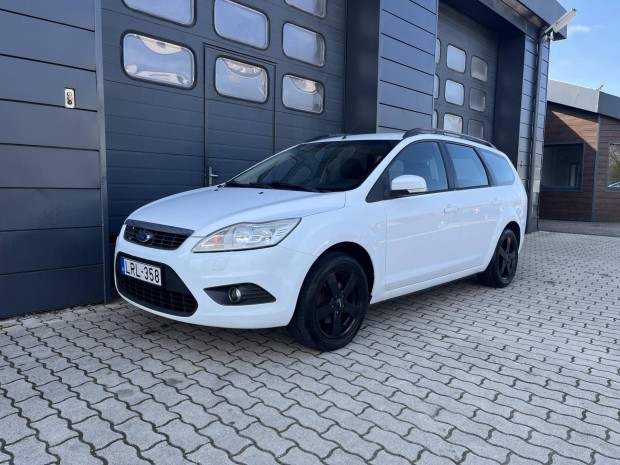 Ford Focus 1.6 Fresh Szervizelt / Magyarorsz�g-...