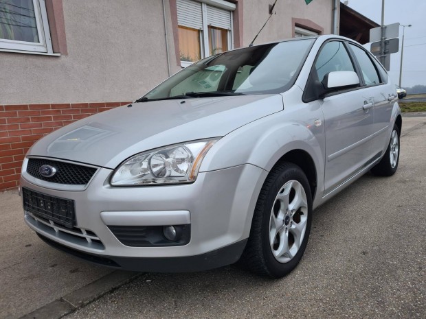 Ford Focus 1.6 Ghia Vez szervknyv. digitklma....