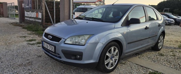 Ford Focus 1.6 TDCi Ghia DPF 1 vvizsga.5 L fog...