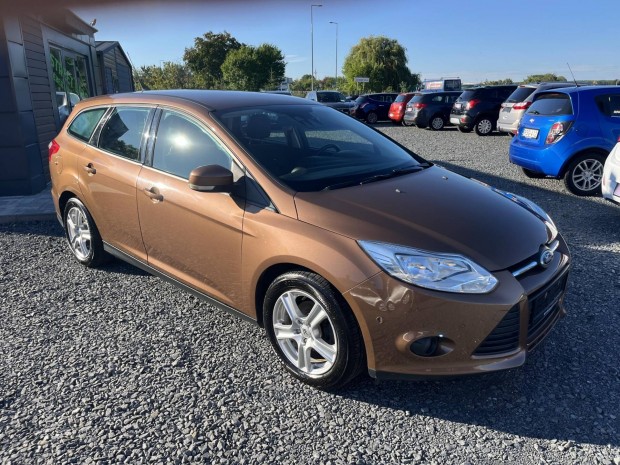 Ford Focus 1.6 TDCi Trend Vezetett szervizknyv...