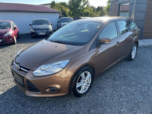 Ford Focus 1.6 TDCi Trend Vezetett szervizknyv...