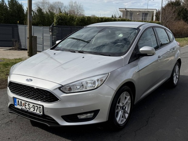 Ford Focus 1.6 Ti-Vct Trend 125 LE/Szervizk�nyv...