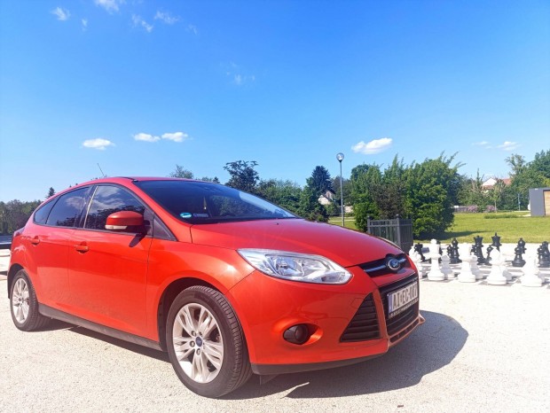 Ford Focus 1.6 Ti-Vct Trend Plus MARS RED! TEMP...