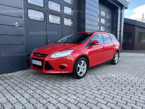Ford Focus 1.6 Ti-Vct Trend Szervizk�nyv / ST P...