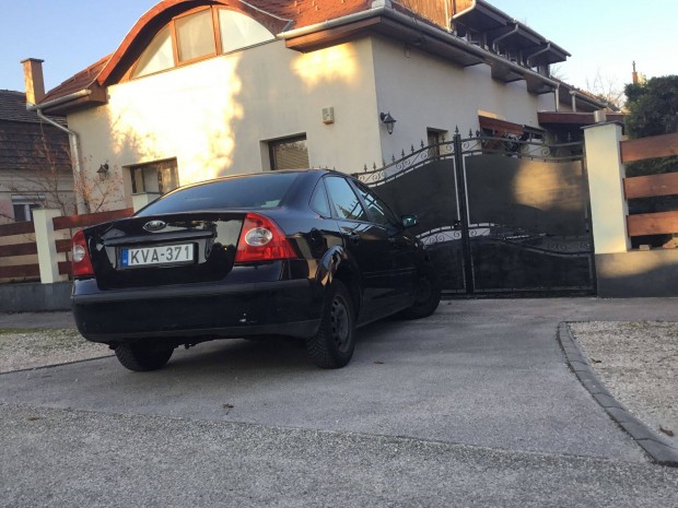 Ford Focus 1.6 Trend / Most 300 Ezerrt Vihet! / Sok Extra /