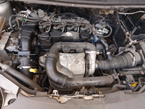 Ford Focus 1.6 tdci komplett motor G8DA