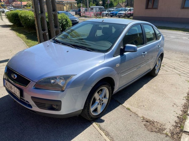 Ford Focus 1.8 FFV Collection