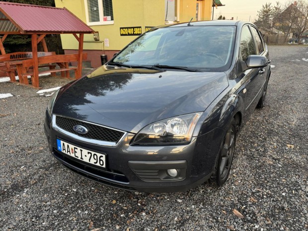 Ford Focus 2.0 Sport benzines