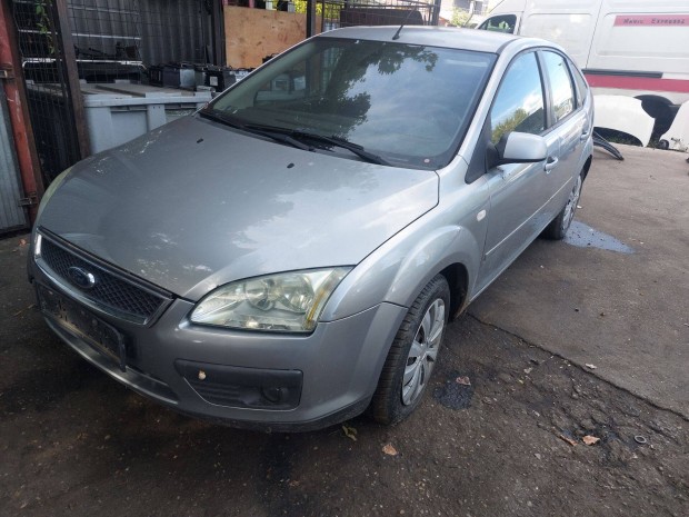 Ford Focus 2 Karosszria elemei szrke