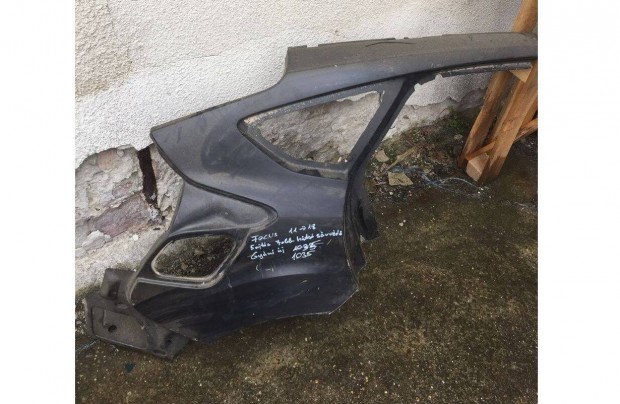 Ford Focus 5 ajtóshoz gyári, új jobb hátsó sárvédő (2011-2018)