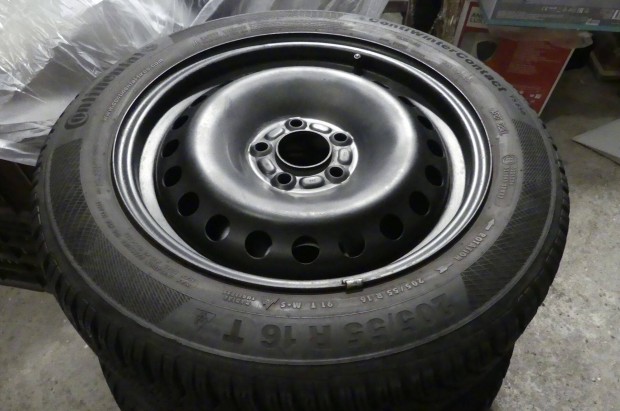 Ford Focus Byd felni 205/55 R16-os gumival