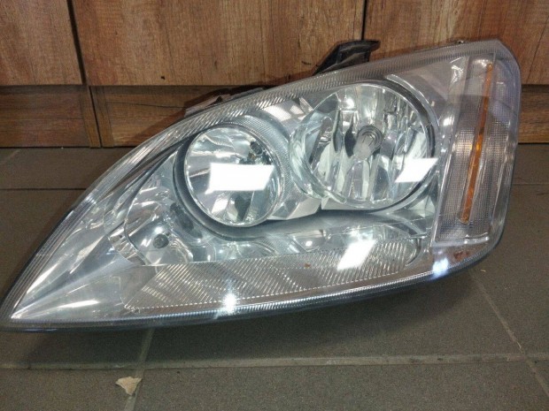 Ford Focus C-Max 2003-2007 bal első fényszóró. Szép állapotú