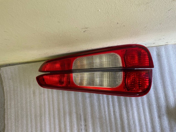 Ford Focus C-Max 2003-2007-ig hts lmpa foglalattal