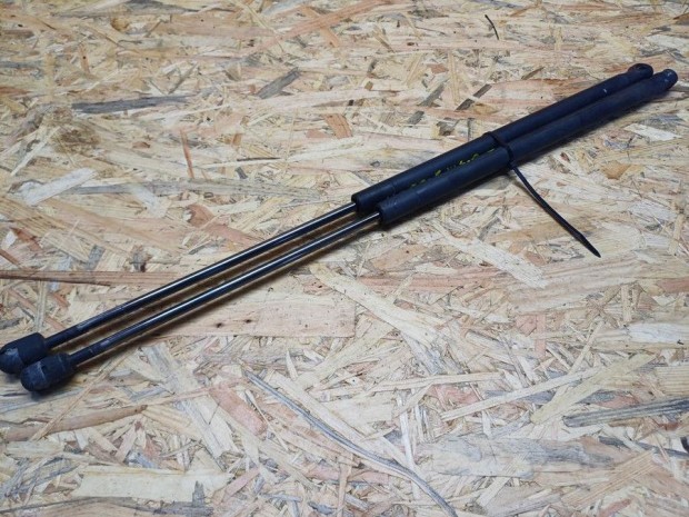 Ford Focus C Max (2003-2010) Csomagt�rajt� Kit�maszt� P�r