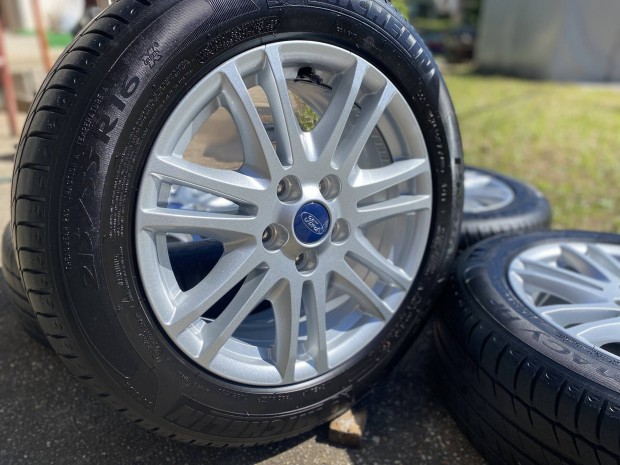 Ford Focus/C-Max gyári 16"-os felni makulátlan állapotban
