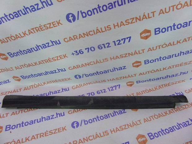 Ford Focus III MK3 Eladó bontott bal oldali küszöbdísz kombi,4ajtós, 5