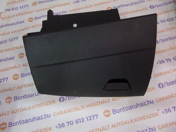 Ford Focus III MK3 Eladó bontott gyári Facelift kesztyűtartó