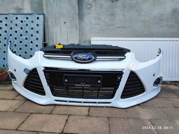 Ford Focus III MK3 gyári első lökhárító