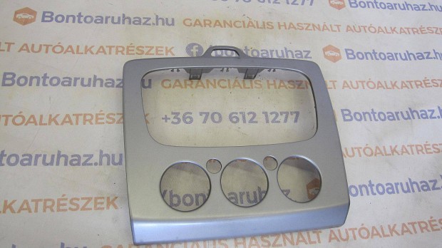 Ford Focus II MK2 2 Eladó gyári, bontott manuális klímás rádiókeret